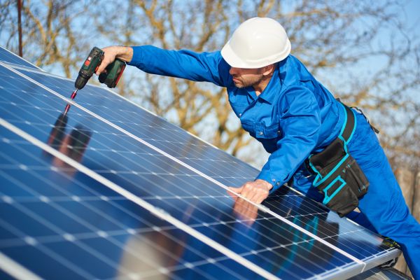 Roof Solar Panel Repair Service